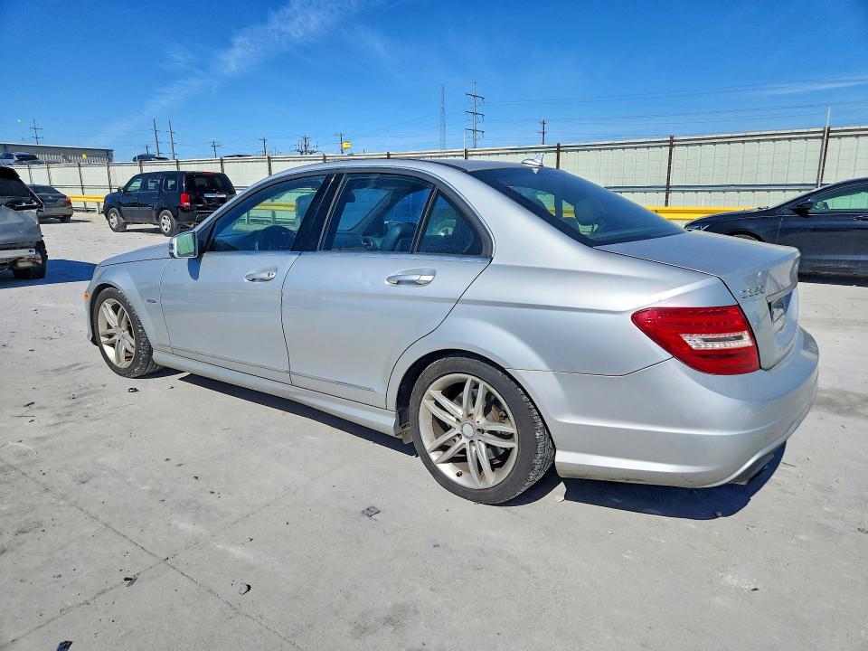 2012 Mercedes-benz C მანქანა იყიდება აუქციონზე, vin: WDDGF4HB9CA619727, აუქციონის ნომერი: 78266645