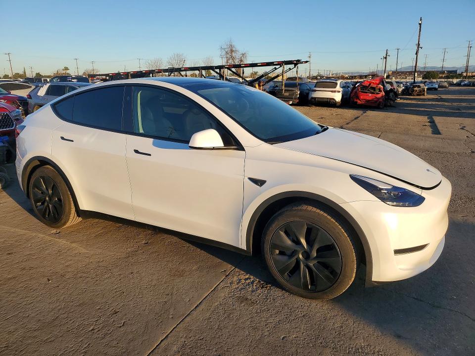 76217545 :رقم المزاد ، 7SAYGDED6SA373016 vin ، 2025 Tesla Model Y مزاد بيع