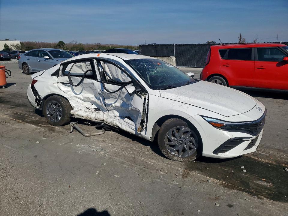2025 Hyundai Elantra Hybrid მანქანა იყიდება აუქციონზე, vin: KMHLM4DJ5SU163410, აუქციონის ნომერი: 78668555
