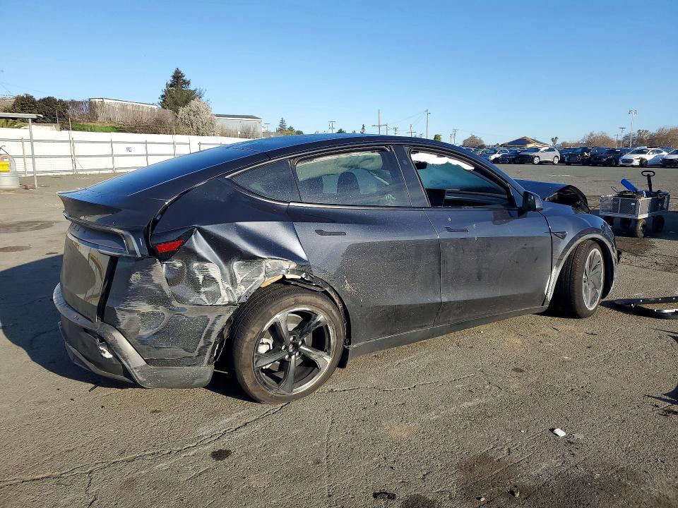 75848685 :رقم المزاد ، 7SAYGDED1TF537387 vin ، 2026 Tesla Model Y مزاد بيع