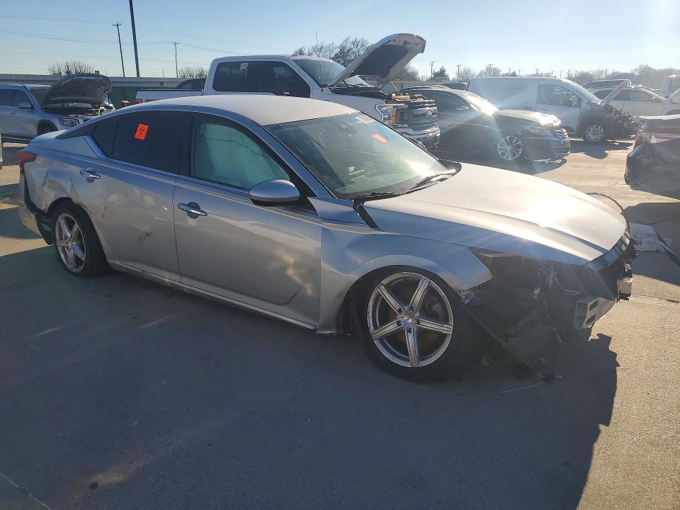 77593765 :رقم المزاد ، 1N4BL4BV8MN399867 vin ، 2021 Nissan Altima مزاد بيع