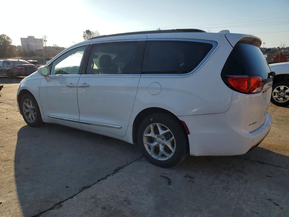Продажа на аукционе авто 2017 Chrysler Pacifica, vin: 2C4RC1BG5HR820297, номер лота: 75843125