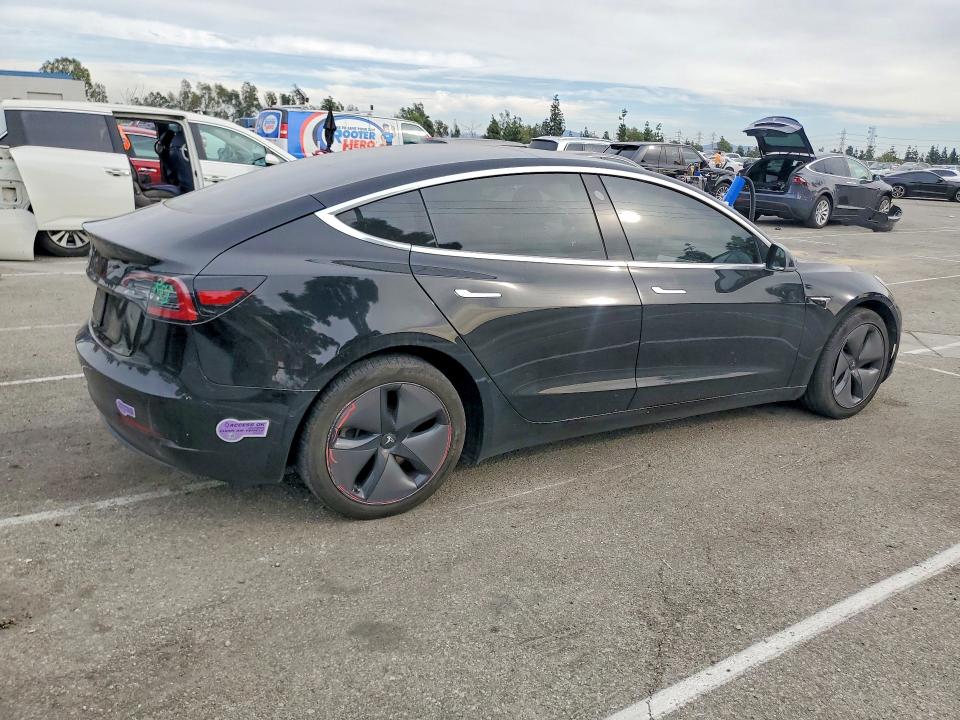 Продажа на аукционе авто 2019 Tesla Model 3, vin: 5YJ3E1EAXKF429365, номер лота: 76265125