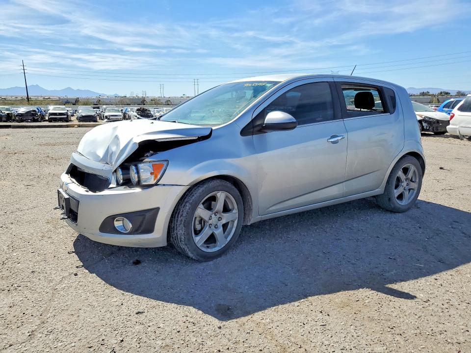 79055715 :رقم المزاد ، 1G1JE6SB8F4188834 vin ، 2015 Chevrolet Sonic مزاد بيع