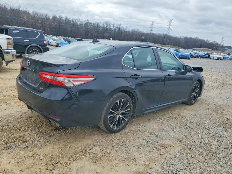 78985395 :رقم المزاد ، 4T1B11HK3KU205174 vin ، 2019 Toyota Camry مزاد بيع