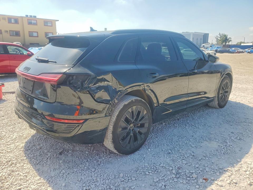 Продаж на аукціоні авто 2024 Audi Q8 E-tron, vin: WA16AAGE5RB017919, номер лоту: 77215505