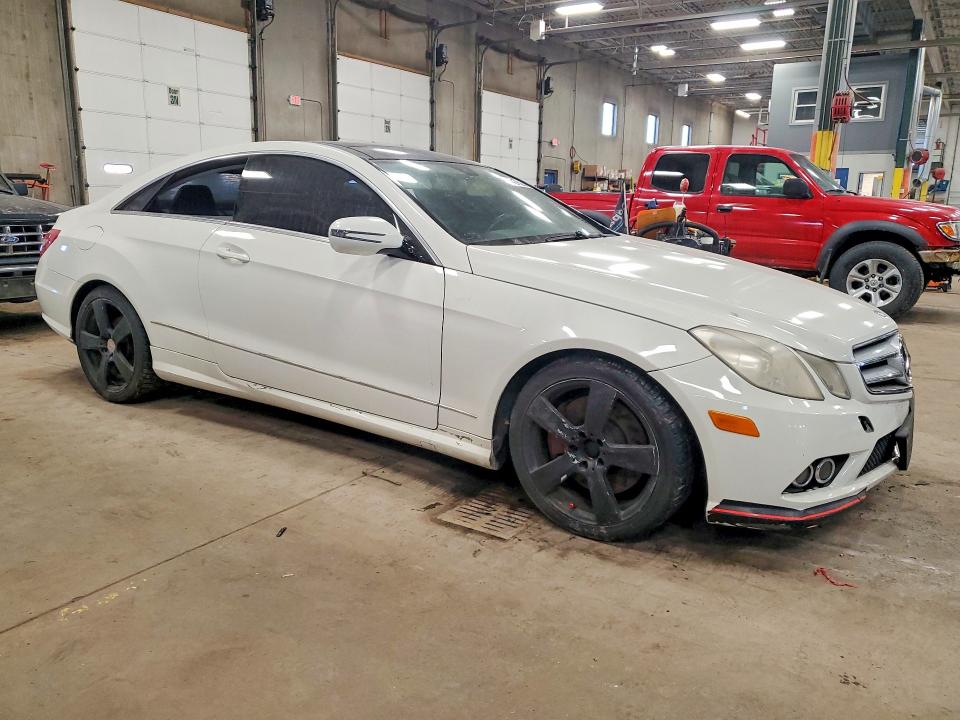 77427625 :رقم المزاد ، WDDKJ7CB5AF004450 vin ، 2010 Mercedes-benz E مزاد بيع