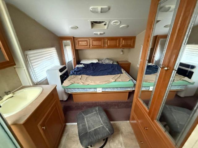 Продажа на аукционе авто 2005 Dutchmen 5th Wheel, vin: 47CFD1P2X5P610903, номер лота: 77112095