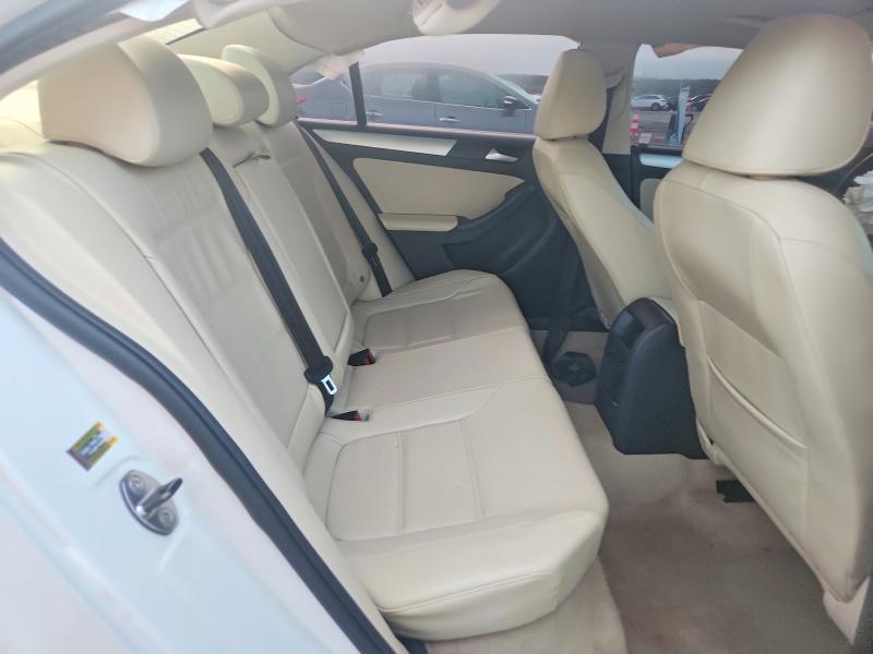 77937625 :رقم المزاد ، 3VWDX7AJ4DM425394 vin ، 2013 Volkswagen Jetta مزاد بيع