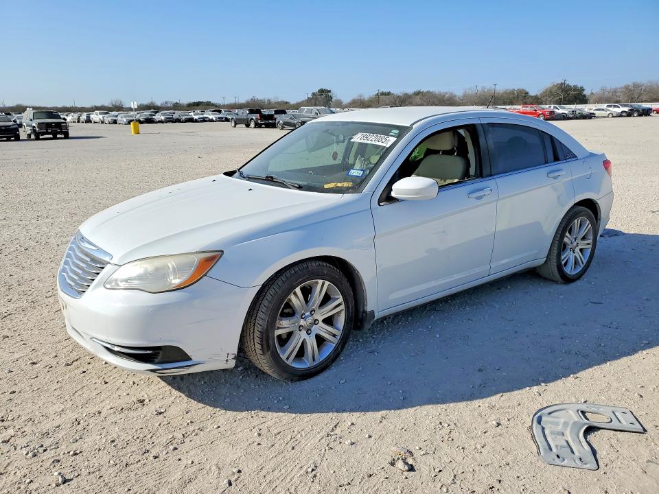 Auction sale of the 2013 Chrysler 200, vin: 1C3CCBAB2DN698835, lot number: 78922085