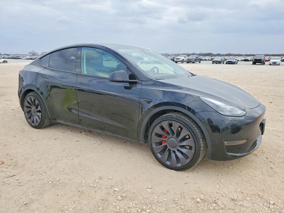 76832775 :رقم المزاد ، 7SAYGDEF2NF337770 vin ، 2022 Tesla Model Y مزاد بيع