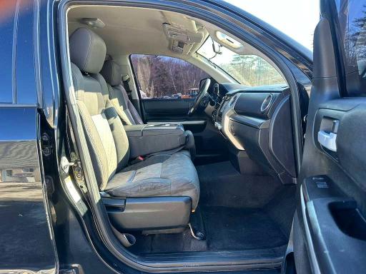 Продаж на аукціоні авто 2017 Toyota Tundra, vin: 5TFUM5F16HX071127, номер лоту: 74020015