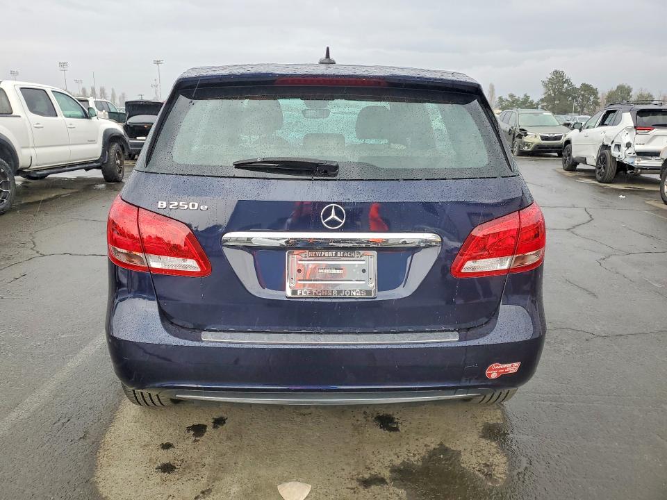 77123595 :رقم المزاد ، WDDVP9AB0HJ013946 vin ، 2017 Mercedes-benz B-class مزاد بيع