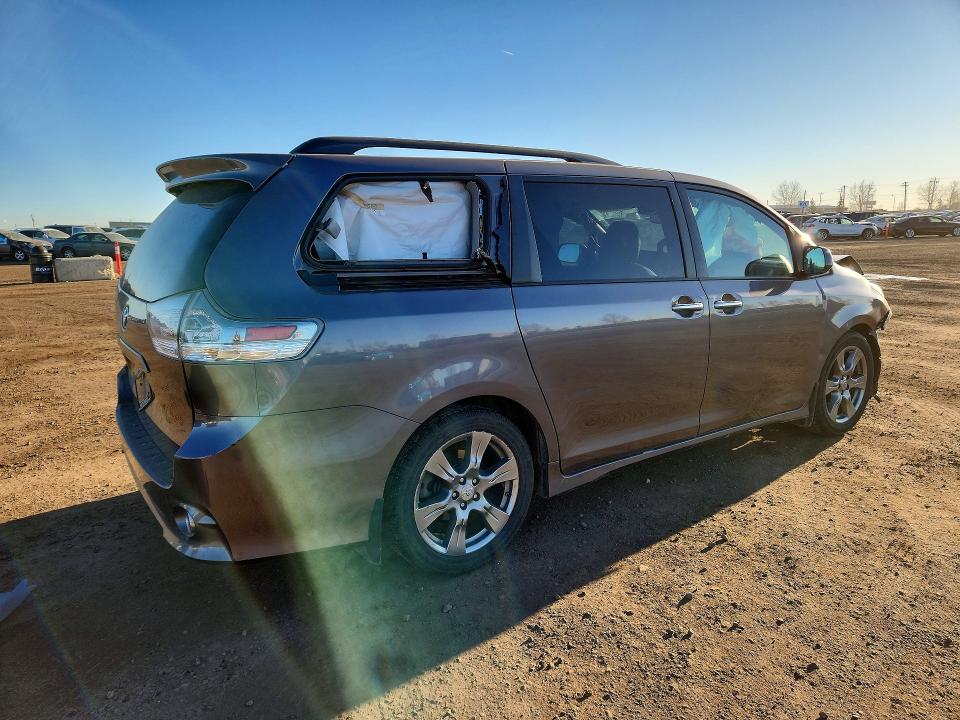 Продаж на аукціоні авто 2017 Toyota Sienna, vin: 5TDXZ3DC9HS863544, номер лоту: 76850445