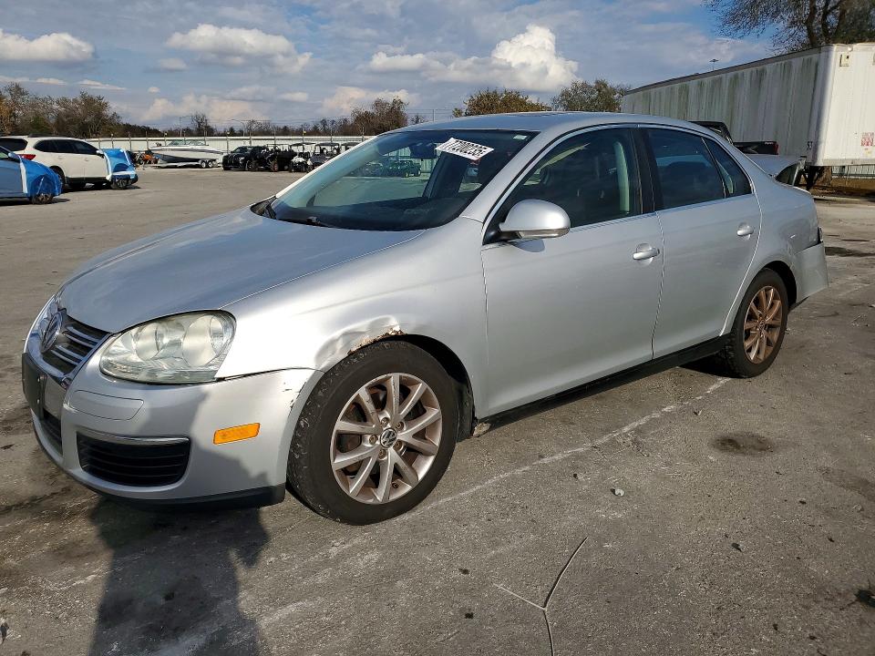 77200235 :رقم المزاد ، 3VWRX7AJ8AM059389 vin ، 2010 Volkswagen Jetta مزاد بيع
