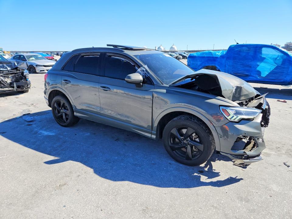 75977605 :رقم المزاد ، WA1BUCF3XM1083303 vin ، 2021 Audi Q3 مزاد بيع