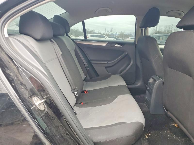 78068215 :رقم المزاد ، 3VW2B7AJ9HM415343 vin ، 2017 Volkswagen Jetta مزاد بيع