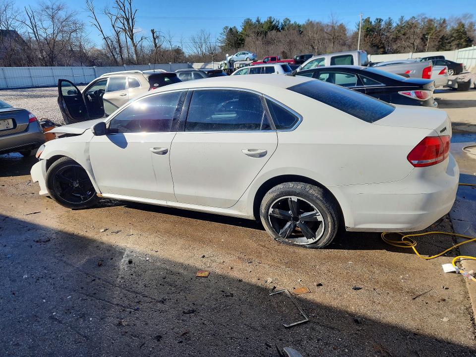 76024775 :رقم المزاد ، 1VWBP7A34DC012563 vin ، 2013 Volkswagen Passat مزاد بيع