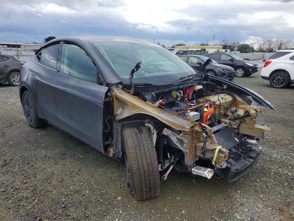 2026 Tesla Model Y მანქანა იყიდება აუქციონზე, vin: 7SAYGDED0TF459121, აუქციონის ნომერი: 76468675