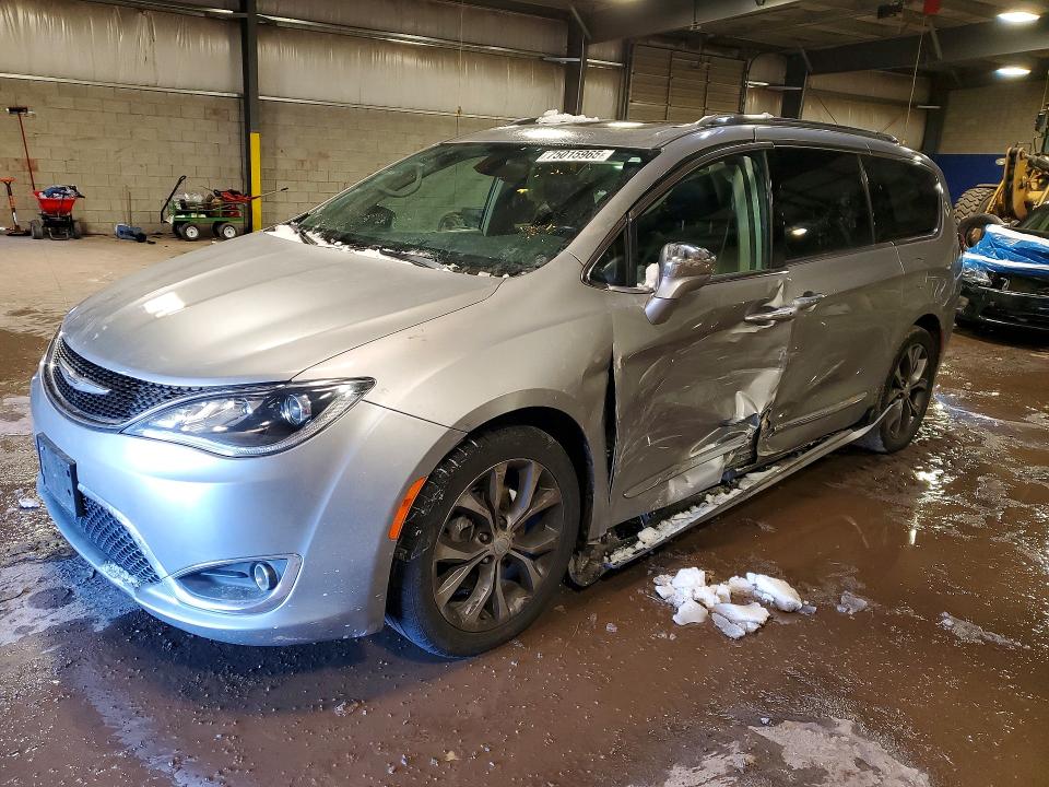 Auction sale of the 2017 Chrysler Pacifica, vin: 2C4RC1GGXHR669790, lot number: 75015965