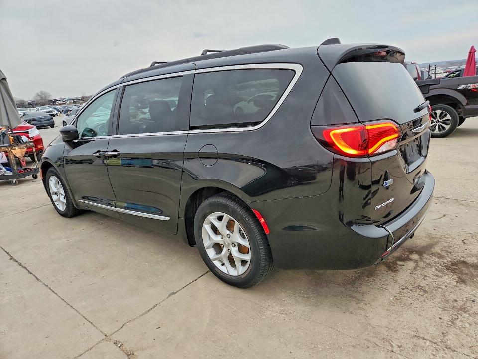 76556715 :رقم المزاد ، 2C4RC1BG6HR668580 vin ، 2017 Chrysler Pacifica مزاد بيع