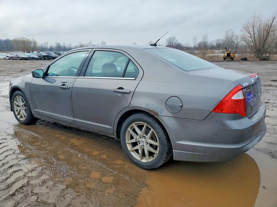 61592056 :رقم المزاد ، 3FAHP0JA4BR285350 vin ، 2011 Ford Fusion مزاد بيع