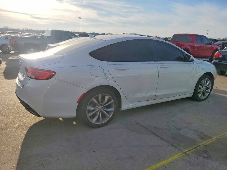 75001555 :رقم المزاد ، 1C3CCCBB3GN185103 vin ، 2016 Chrysler 200 مزاد بيع