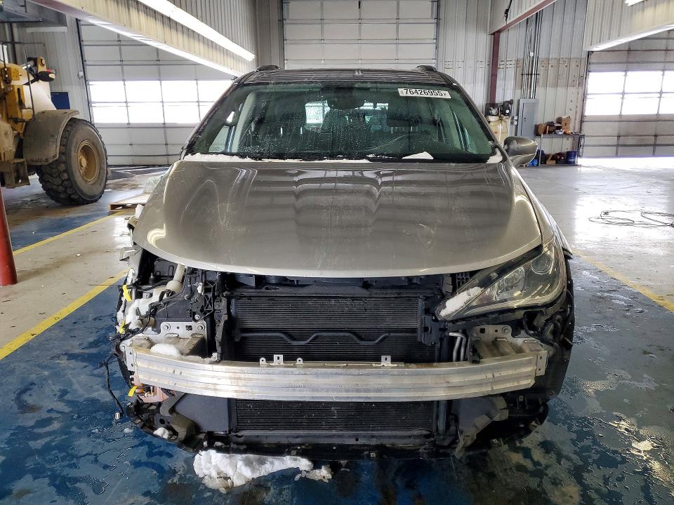 2018 Chrysler Pacifica მანქანა იყიდება აუქციონზე, vin: 2C4RC1EG4JR131692, აუქციონის ნომერი: 76426955