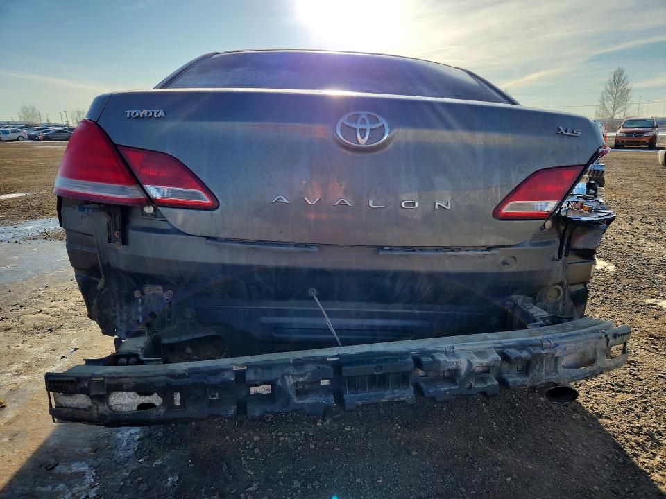 Продажа на аукционе авто 2005 Toyota Avalon Xl, vin: 4T1BK36B25U049743, номер лота: 75565945