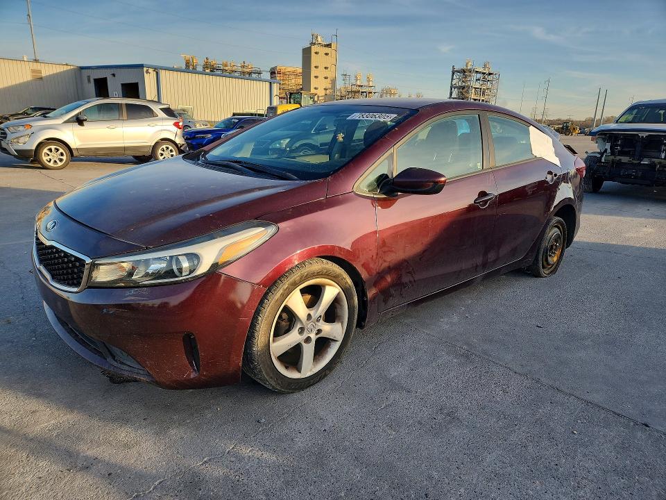 2017 Kia Forte მანქანა იყიდება აუქციონზე, vin: 3KPFK4A70HE142777, აუქციონის ნომერი: 78306305