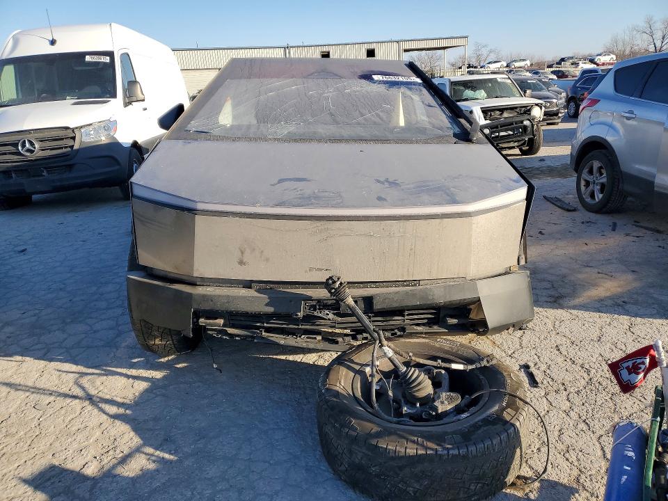 Продажа на аукционе авто 2025 Tesla Cybertruck, vin: 7G2CEHED1SA064295, номер лота: 76632105