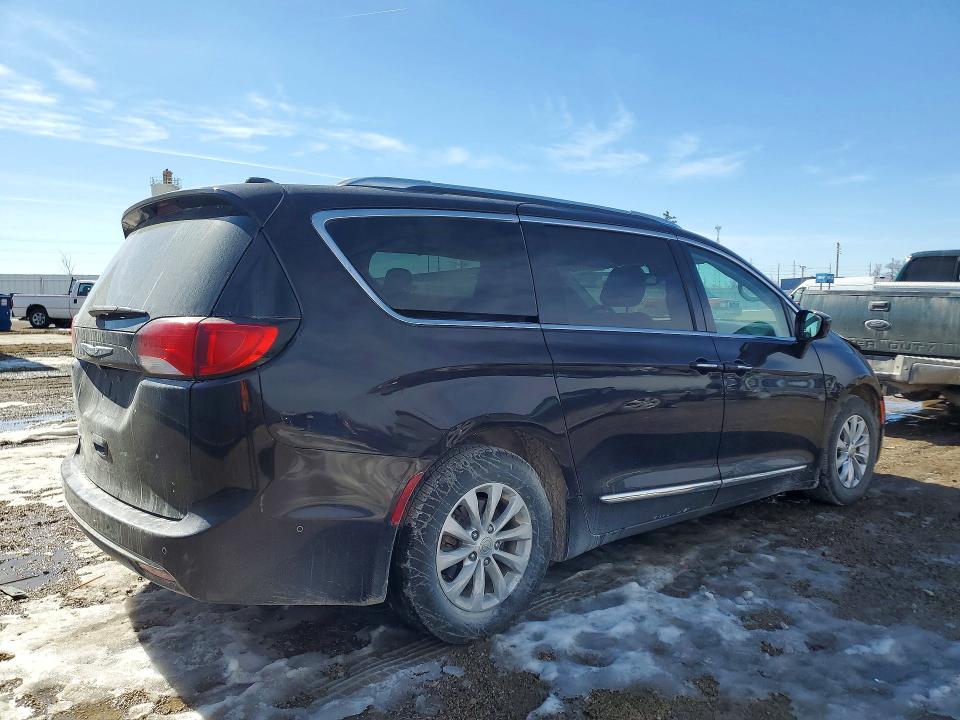 Продажа на аукционе авто 2018 Chrysler Pacifica, vin: 2C4RC1BG0JR233401, номер лота: 78807905