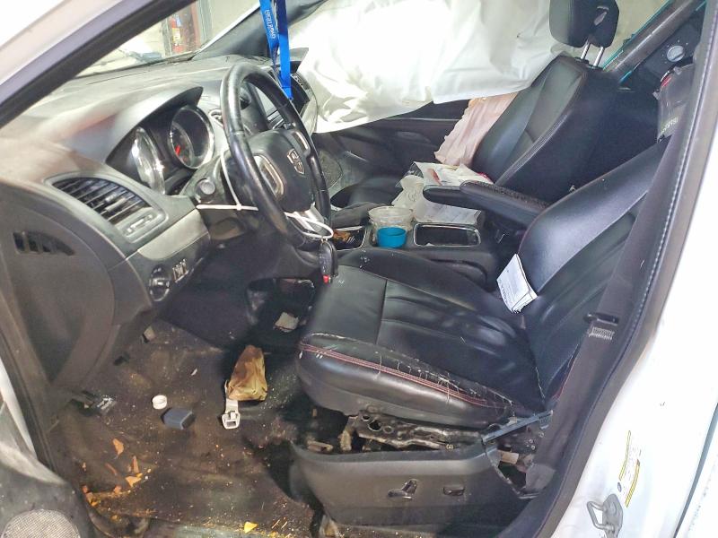77557105 :رقم المزاد ، 2C4RDGEG5JR335384 vin ، 2018 Dodge Grand Caravan مزاد بيع