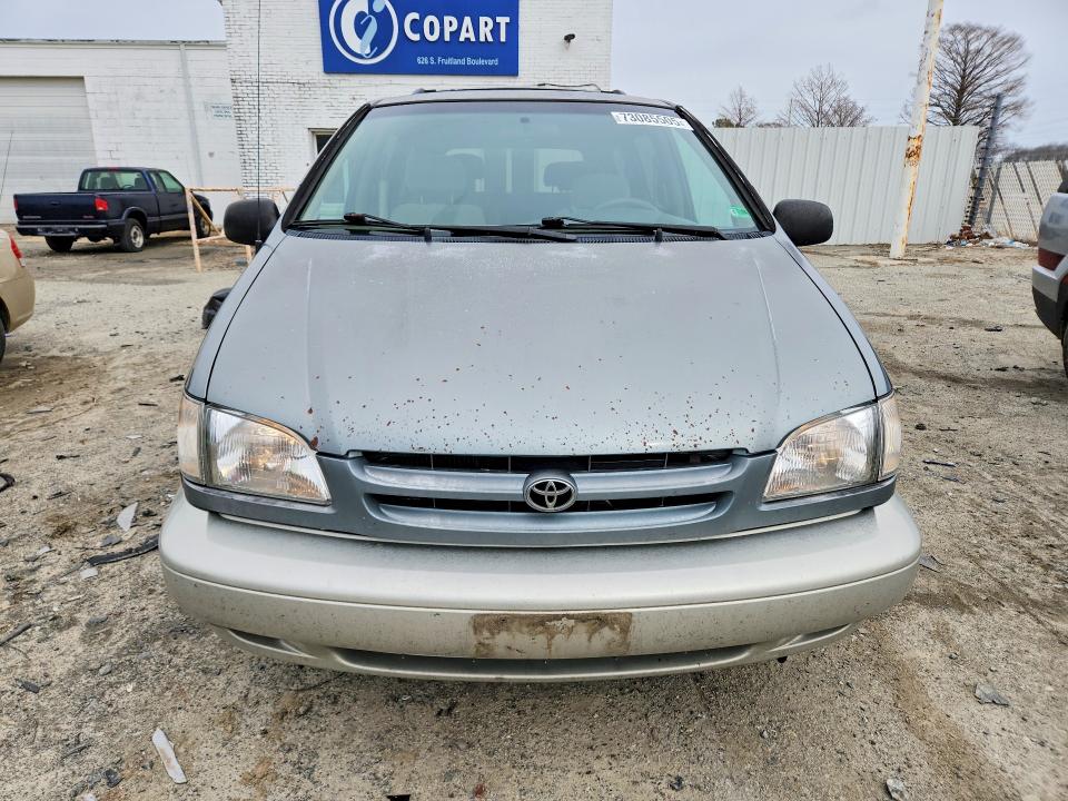 Auction sale of the 2000 Toyota Sienna, vin: 4T3ZF13C1YU220272, lot number: 73085505