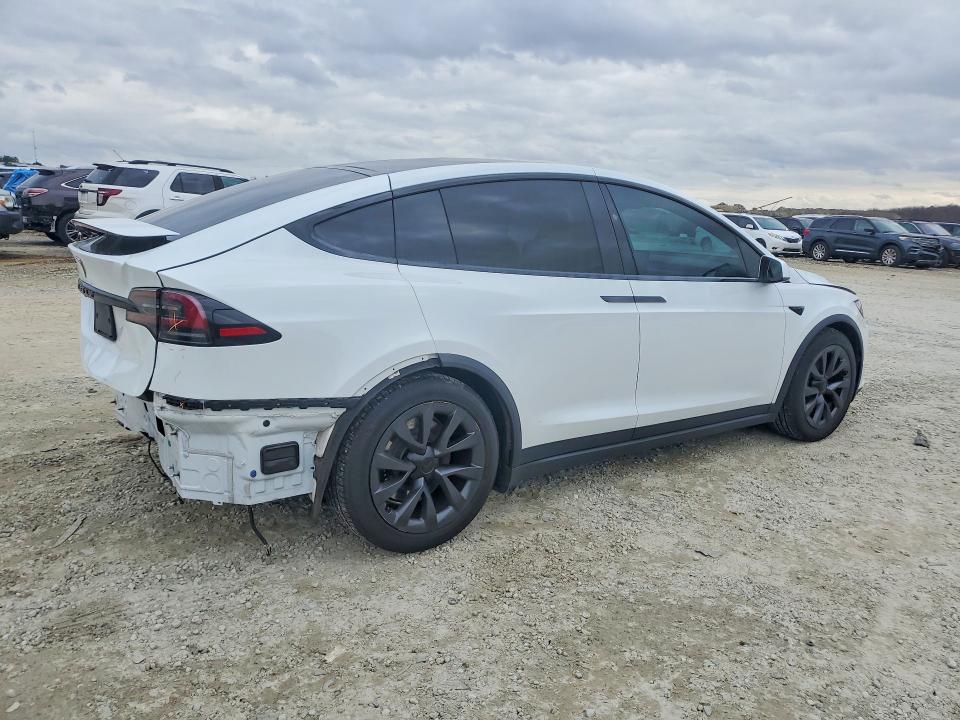 77755685 :رقم المزاد ، 7SAXCBE53PF380486 vin ، 2023 Tesla Model X مزاد بيع