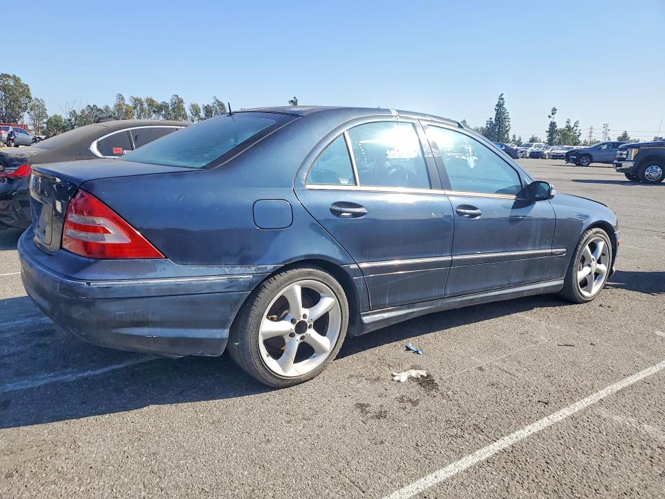 76405755 :رقم المزاد ، WDBRF40J35F609124 vin ، 2005 Mercedes-benz C مزاد بيع