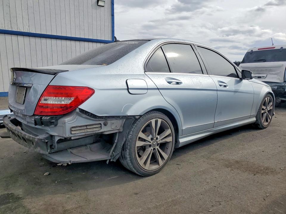 Продажа на аукционе авто 2014 Mercedes-benz C, vin: WDDGF4HBXEA932062, номер лота: 76381785