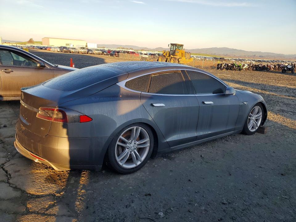 Aukcja sprzedaży 2013 Tesla Model S, vin: 5YJSA1CN1DFP05500, numer aukcji: 75805465