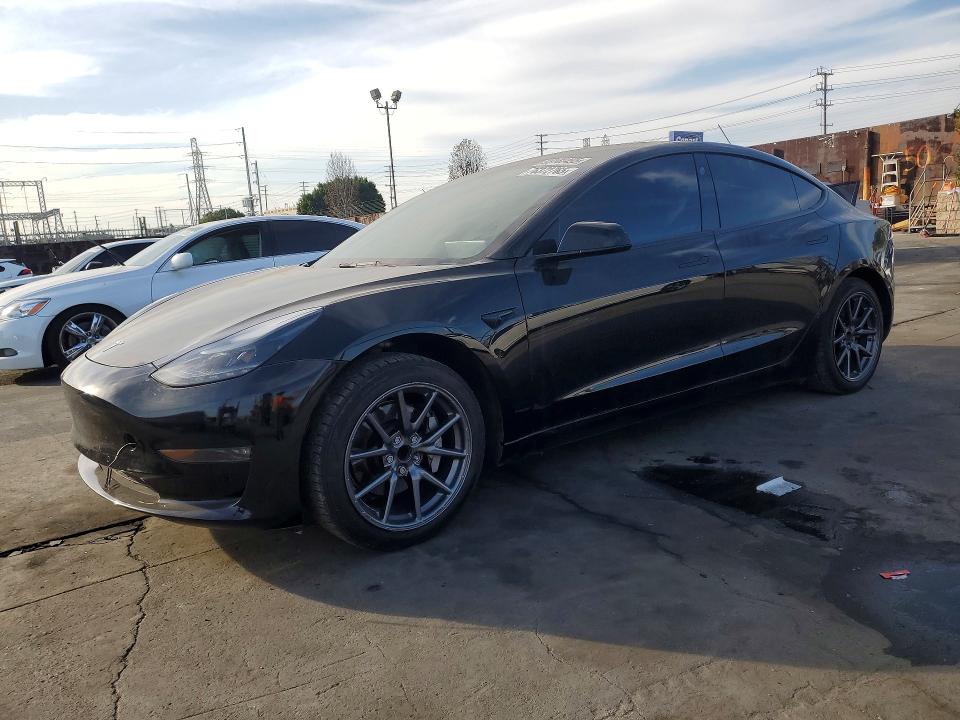 76372765 :رقم المزاد ، 5YJ3E1EA6NF373378 vin ، 2022 Tesla Model 3 مزاد بيع