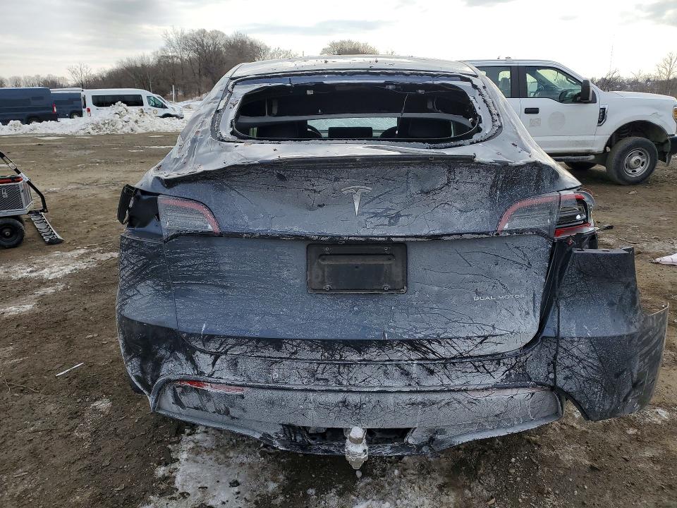 75805215 :رقم المزاد ، 7SAYGDEE8NF399469 vin ، 2022 Tesla Model Y مزاد بيع