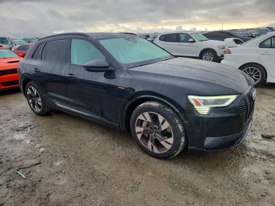 Продажа на аукционе авто 2021 Audi E-tron, vin: WA1AAAGE8MB018548, номер лота: 76467745