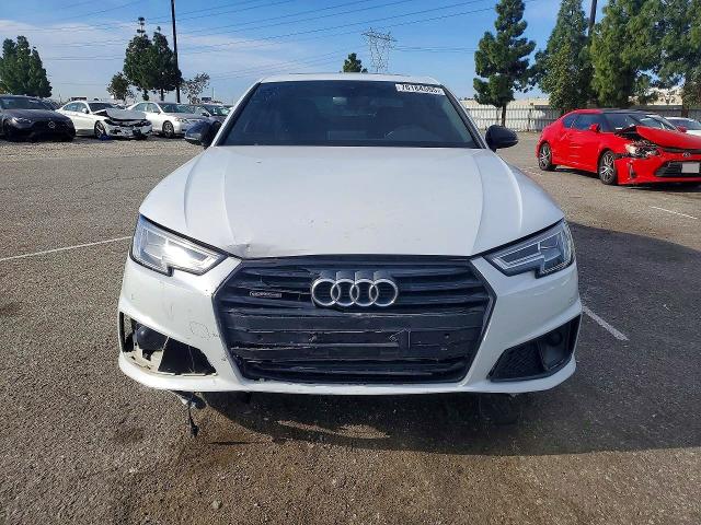 Продажа на аукционе авто 2019 Audi A4, vin: WAUENAF47KN003472, номер лота: 76184555