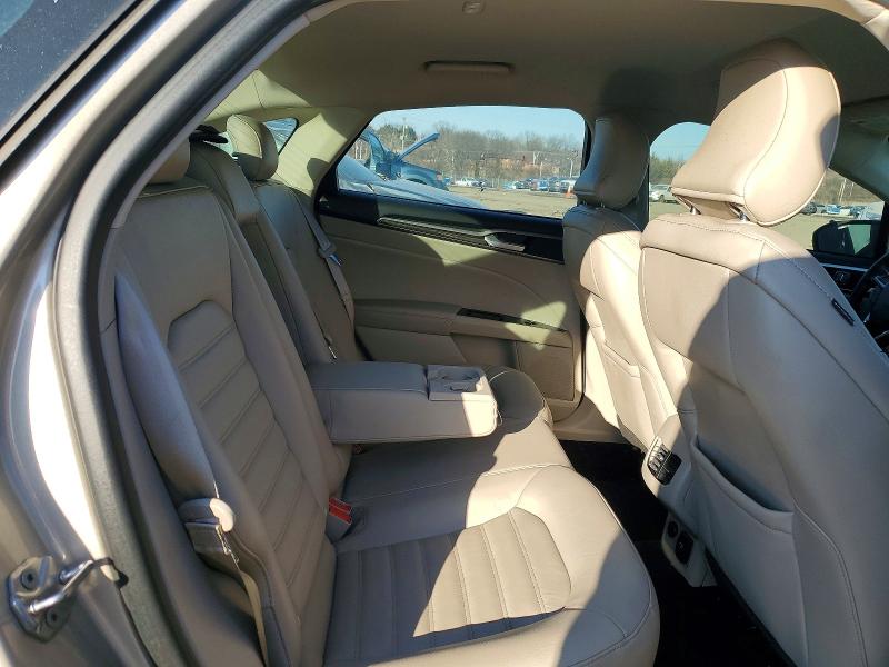 77375395 :رقم المزاد ، 3FA6P0PU1JR106544 vin ، 2018 Ford Fusion مزاد بيع