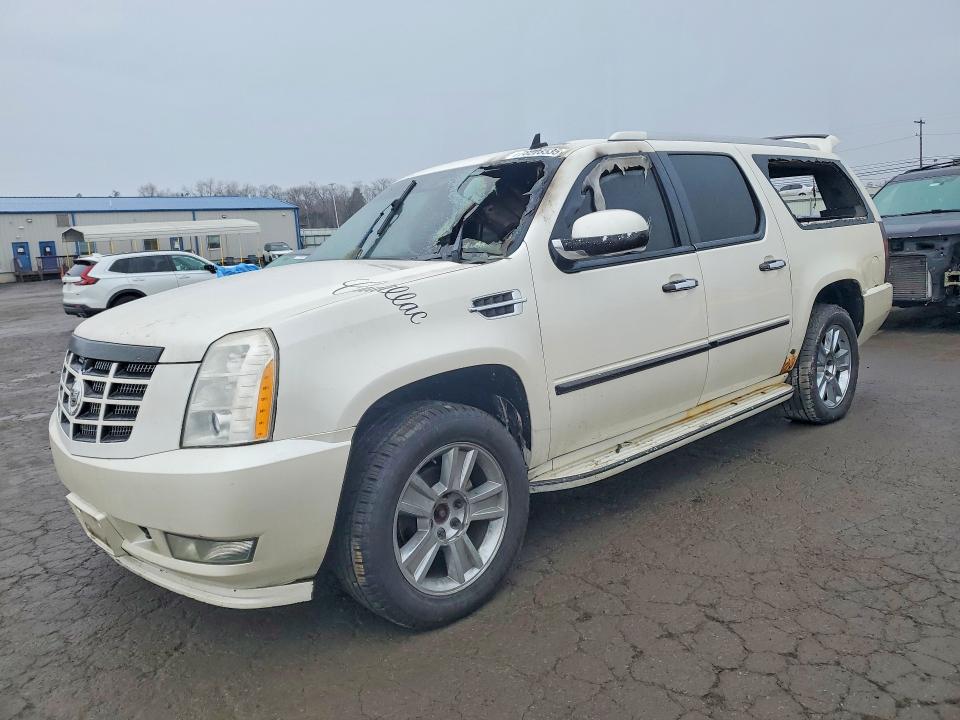 78223535 :رقم المزاد ، 1GYS4HEF0BR101430 vin ، 2011 Cadillac Escalade مزاد بيع