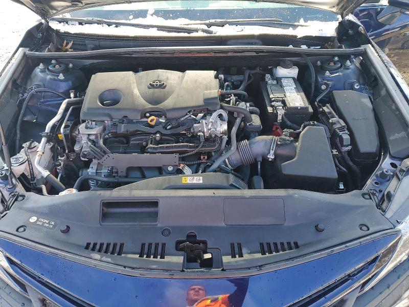76705755 :رقم المزاد ، 4T1G11AK4NU709401 vin ، 2022 Toyota Camry مزاد بيع