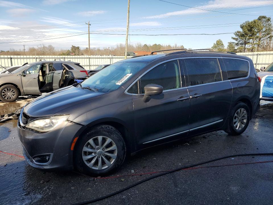 2017 Chrysler Pacifica T მანქანა იყიდება აუქციონზე, vin: 2C4RC1BG1HR526332, აუქციონის ნომერი: 75463745