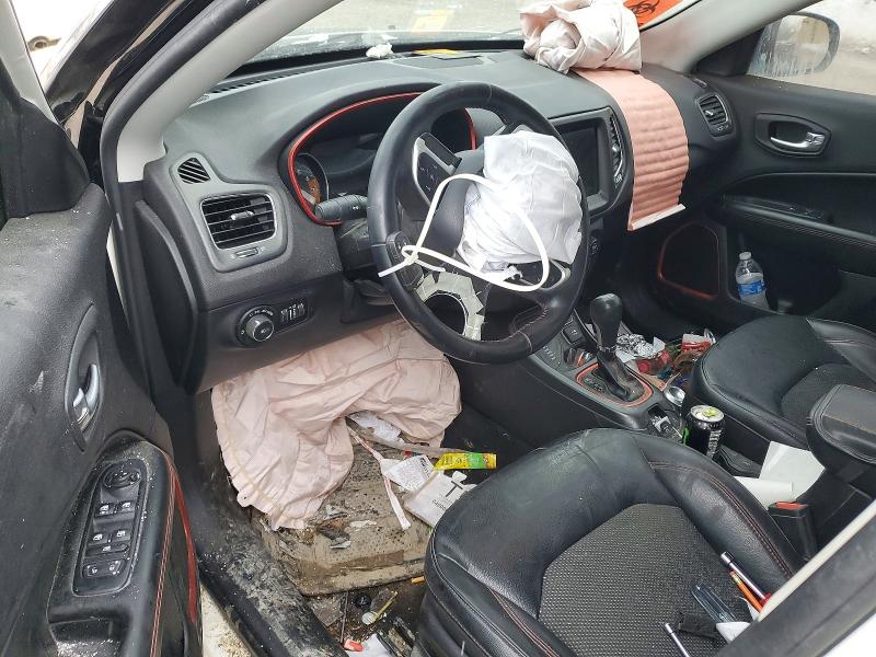 75625815 :رقم المزاد ، 3C4NJDDB0JT451214 vin ، 2018 Jeep Compass مزاد بيع
