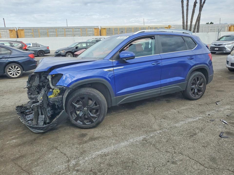 75815075 :رقم المزاد ، 3VVLX7B2XNM085029 vin ، 2022 Volkswagen Taos مزاد بيع
