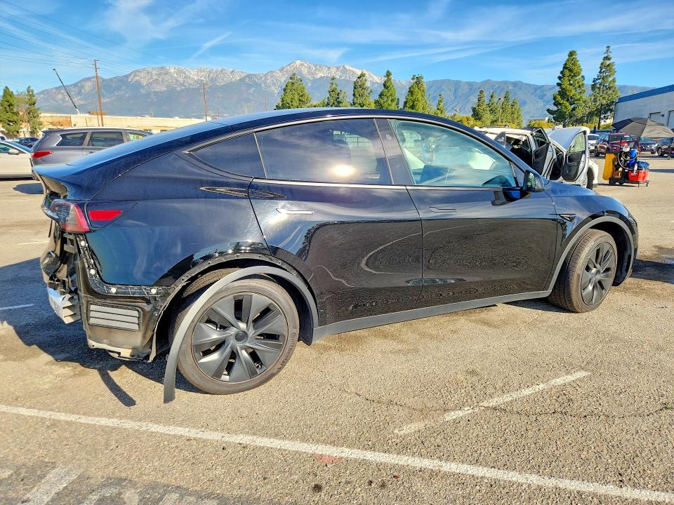 Продажа на аукционе авто 2024 Tesla Model Y, vin: 7SAYGDEE8RF164320, номер лота: 79035955