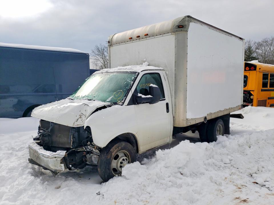 75545005 :رقم المزاد ، 1GB3G2CGXF1265660 vin ، 2015 Chevrolet Express G3500 مزاد بيع